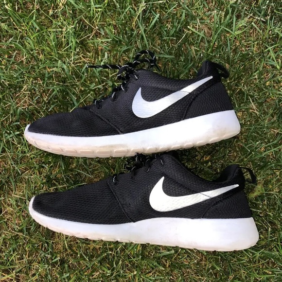 Nike Roche - Picture 1 of 6
